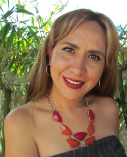 Dra. Alejandra Salinas 